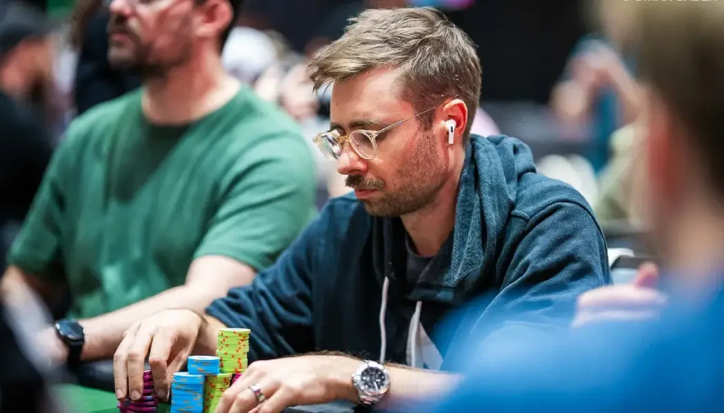 Українець Олексій Кравчук лідирує на WSOP Main Event. В грі залишилось 3 453 покеристи